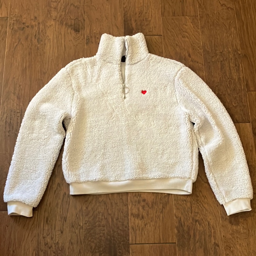 Grayish white crop fuzzy long sleeve